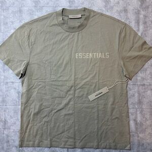 Fear of God Essentials Men’s XL Smoke Tee Shirt Modern Streetwear Fashion NWT